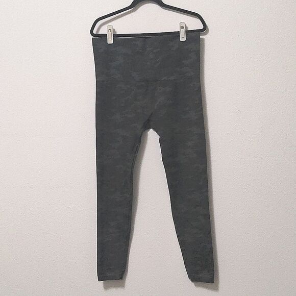 Spanx Seamless Camo Leggings - Picture 1 of 4
